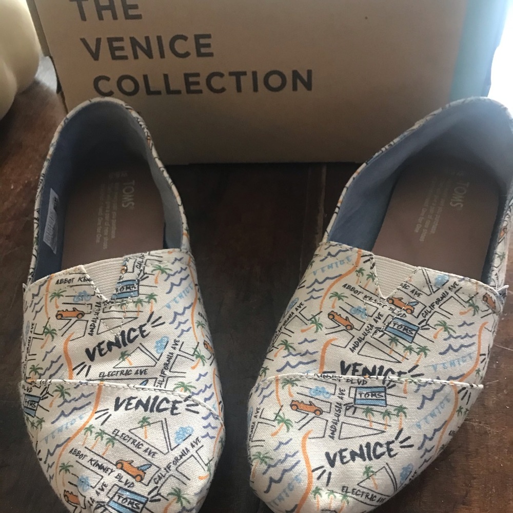 Toms Venice Beach California